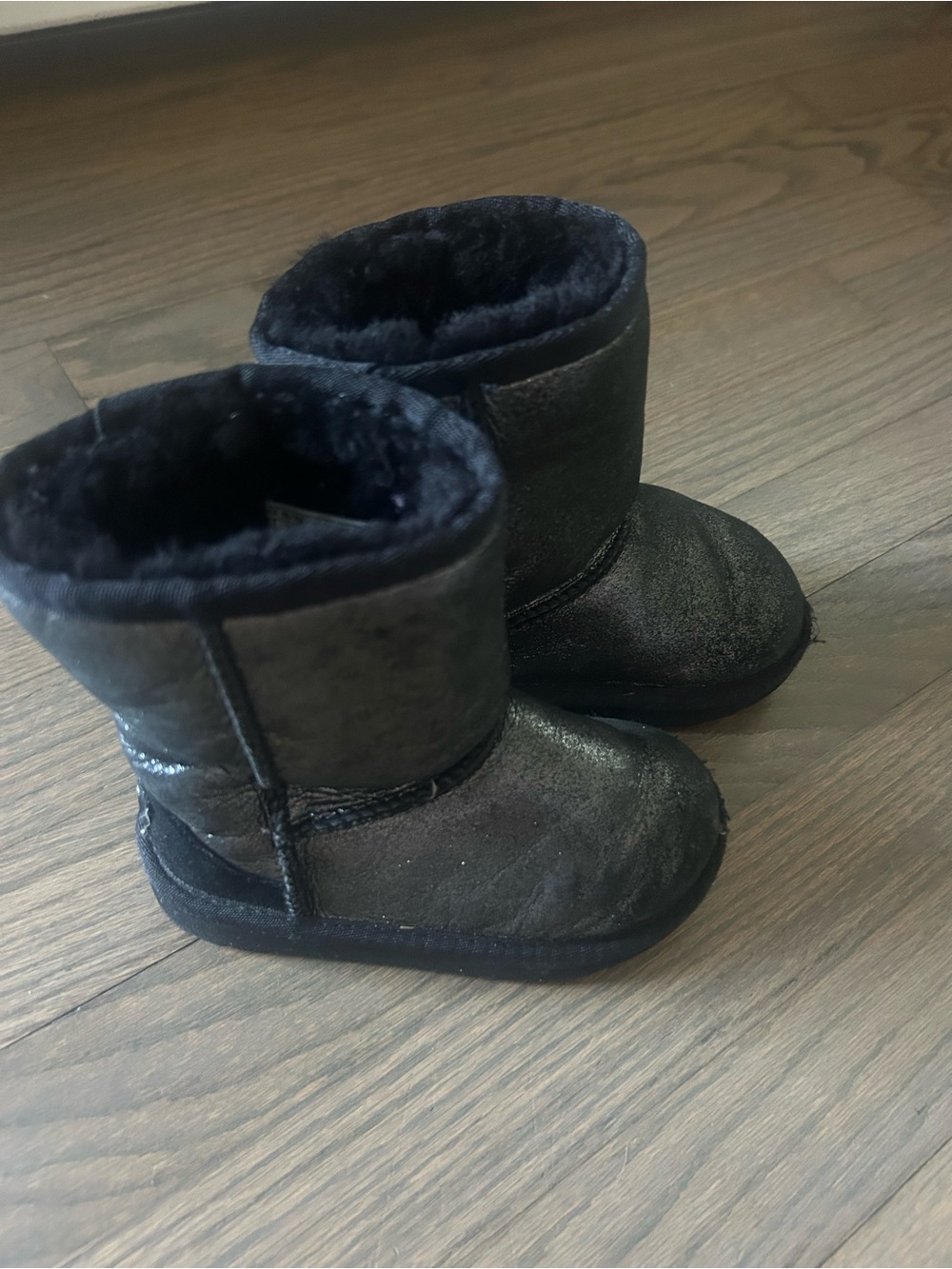 Black sparkle Uggs